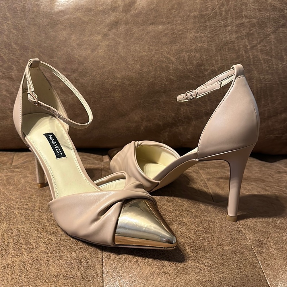 Nine West Beige and Gold Heels